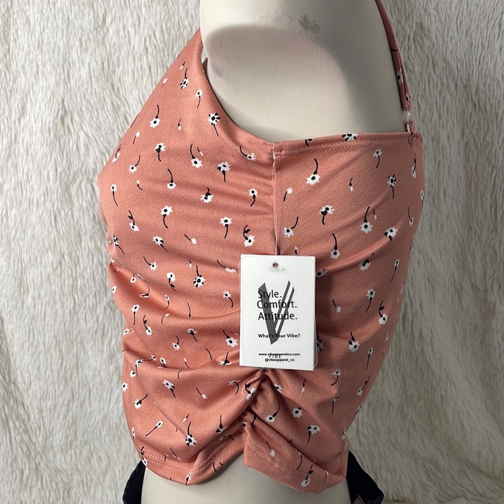 Cropped Tank Top With Ruched Front - Picture 2 of 5